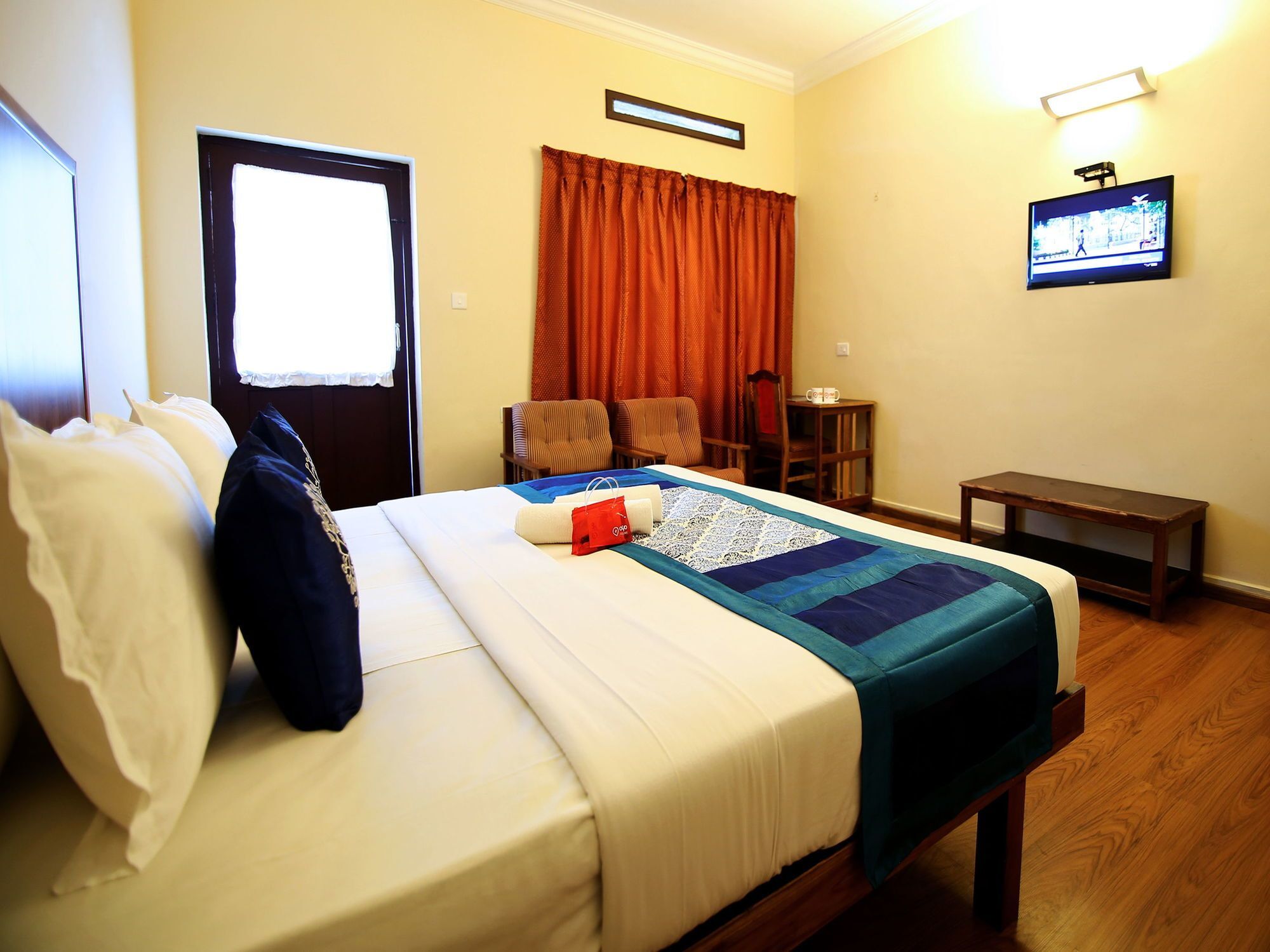 Oyo 2887 Hotel Sn International Kumily Exterior foto