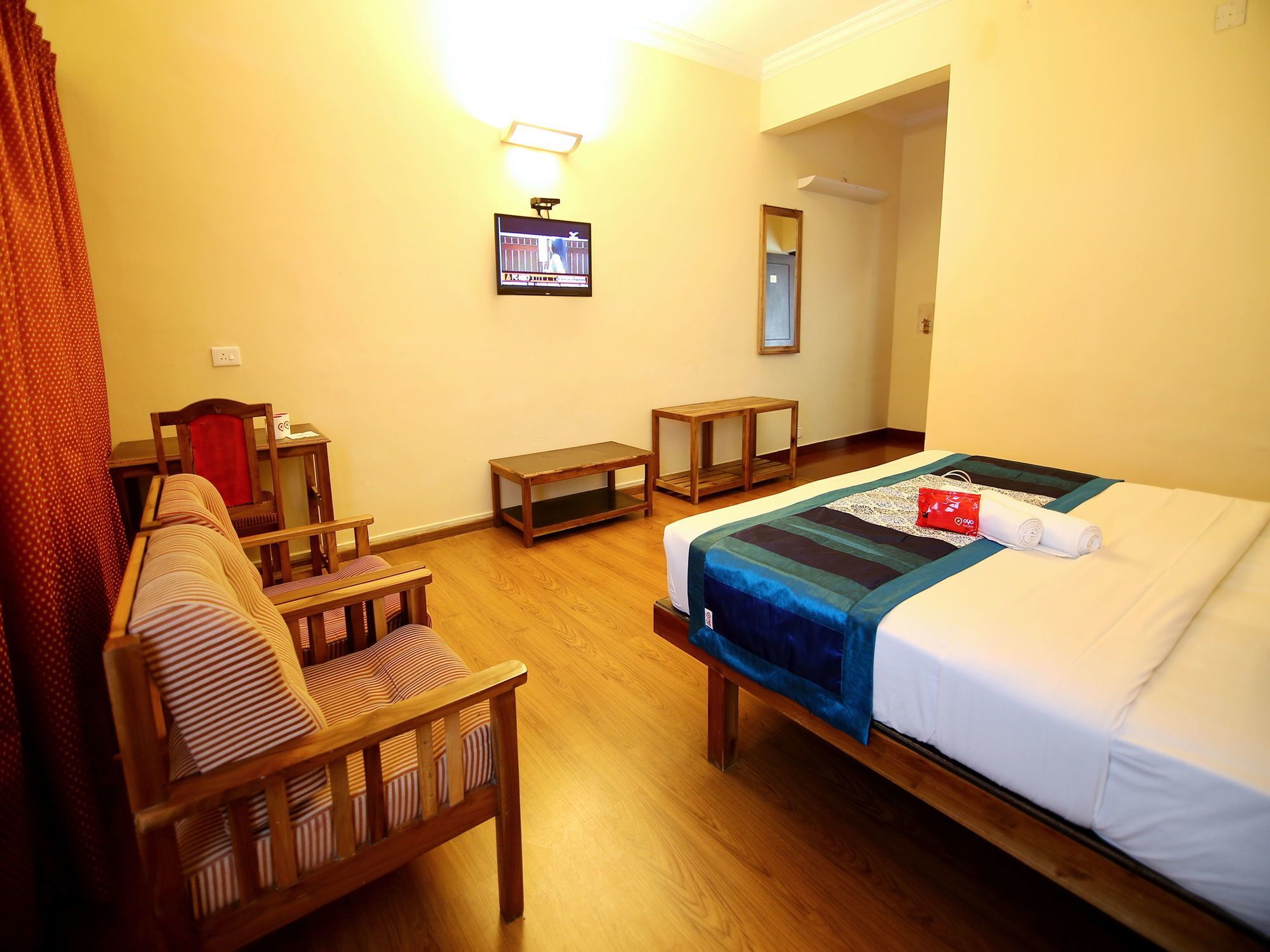 Oyo 2887 Hotel Sn International Kumily Exterior foto